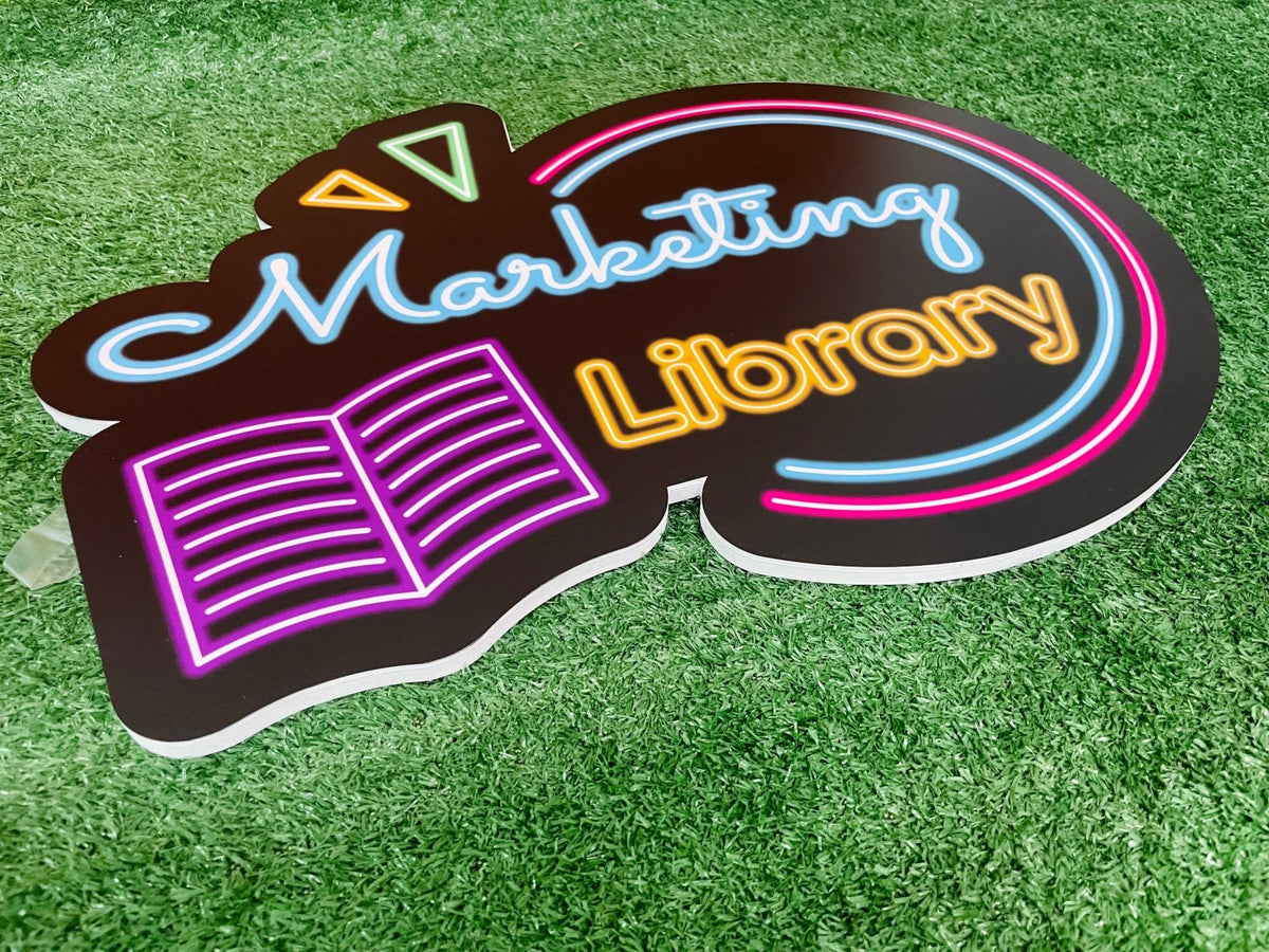 ป้ายพลาสวูดไดคัท และพลาสวูดตัวนูน พิมพ์คมชัด แข็งแรง ทนทาน เหมาะสำหรับป้ายร้านค้า ป้ายบริษัท และงานตกแต่งอาคาร