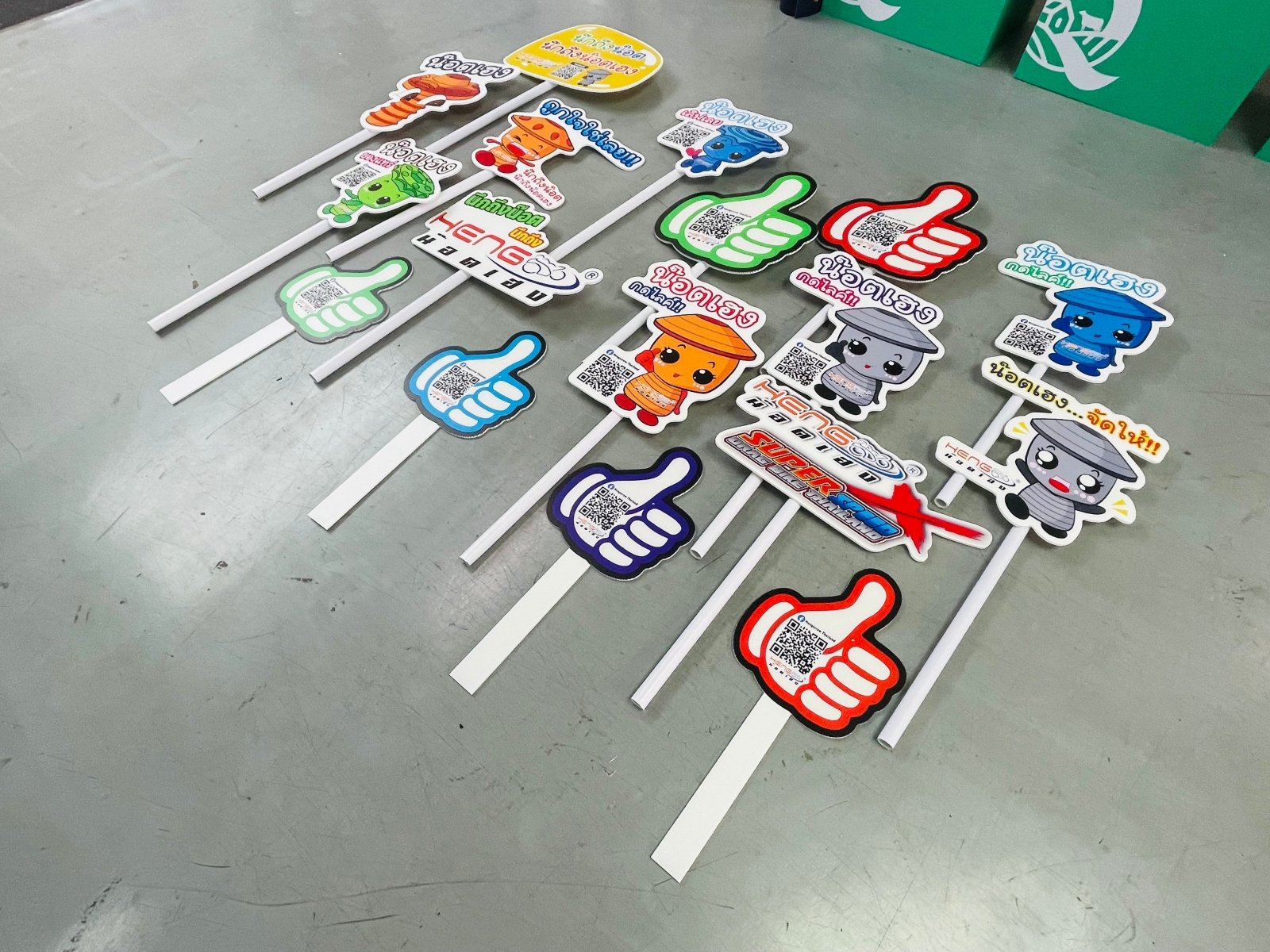 ป้ายถือถ่ายรูป ป้ายพร็อพ สำหรับงานแต่ง งานอีเวนต์ และปาร์ตี้ ดีไซน์น่ารัก พิมพ์คมชัด เพิ่มความสนุกในการถ่ายภาพ