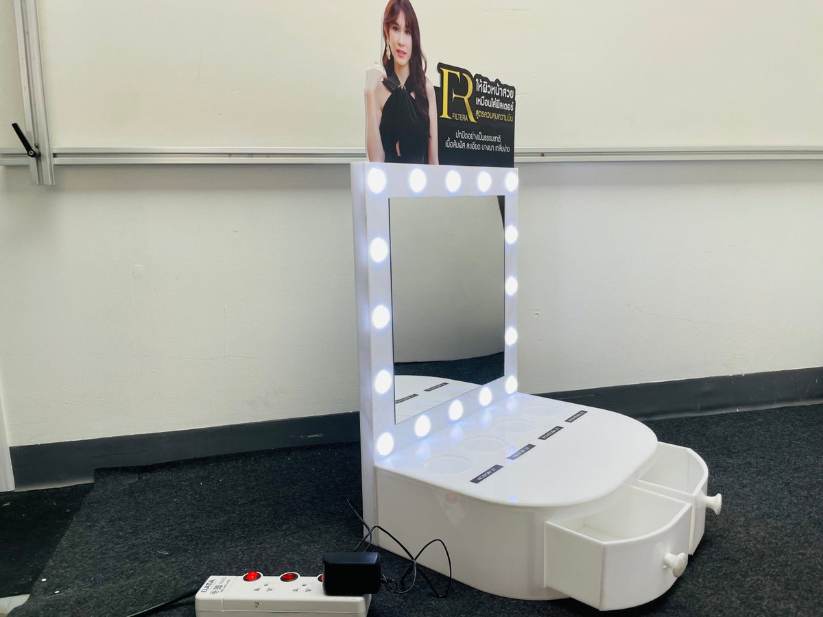 Shelf Display แท่นวางสินค้า แท่นวางเครื่องสำอาง ดีไซน์สวย เหมาะสำหรับโชว์สินค้าในร้านและงานโปรโมชัน