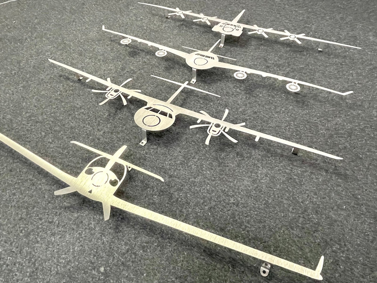 ป้ายโลหะฉลุเลเซอร์ และป้ายเหล็กฉลุเลเซอร์ ตัดคมชัด ดีไซน์สวยงาม ทนทาน เหมาะสำหรับป้ายบริษัท ร้านค้า และงานตกแต่ง