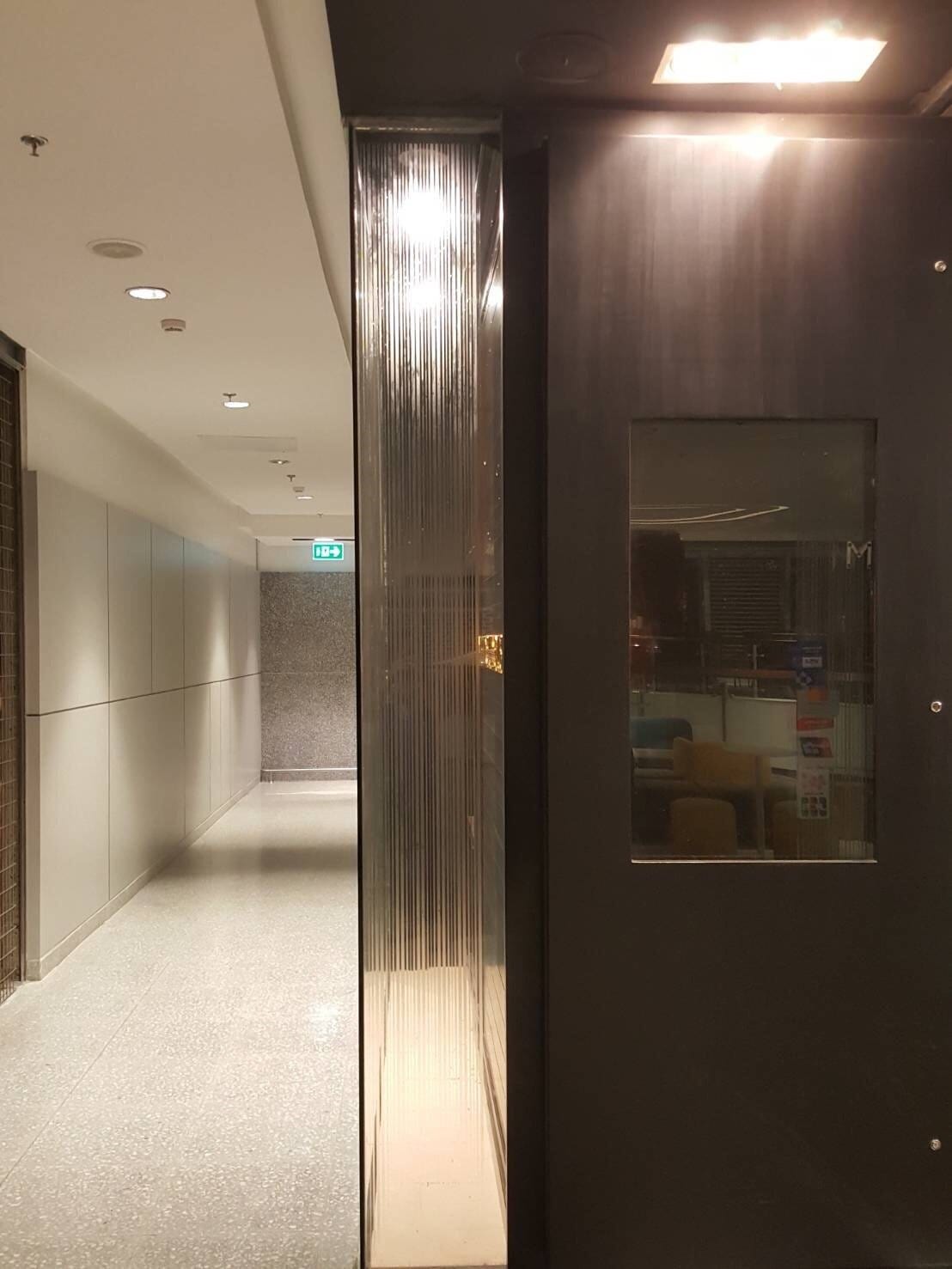 สติ๊กเกอร์ฝ้า ติดกระจก ฟิล์มฝ้าติดกระจก - Octopus Media Solutions