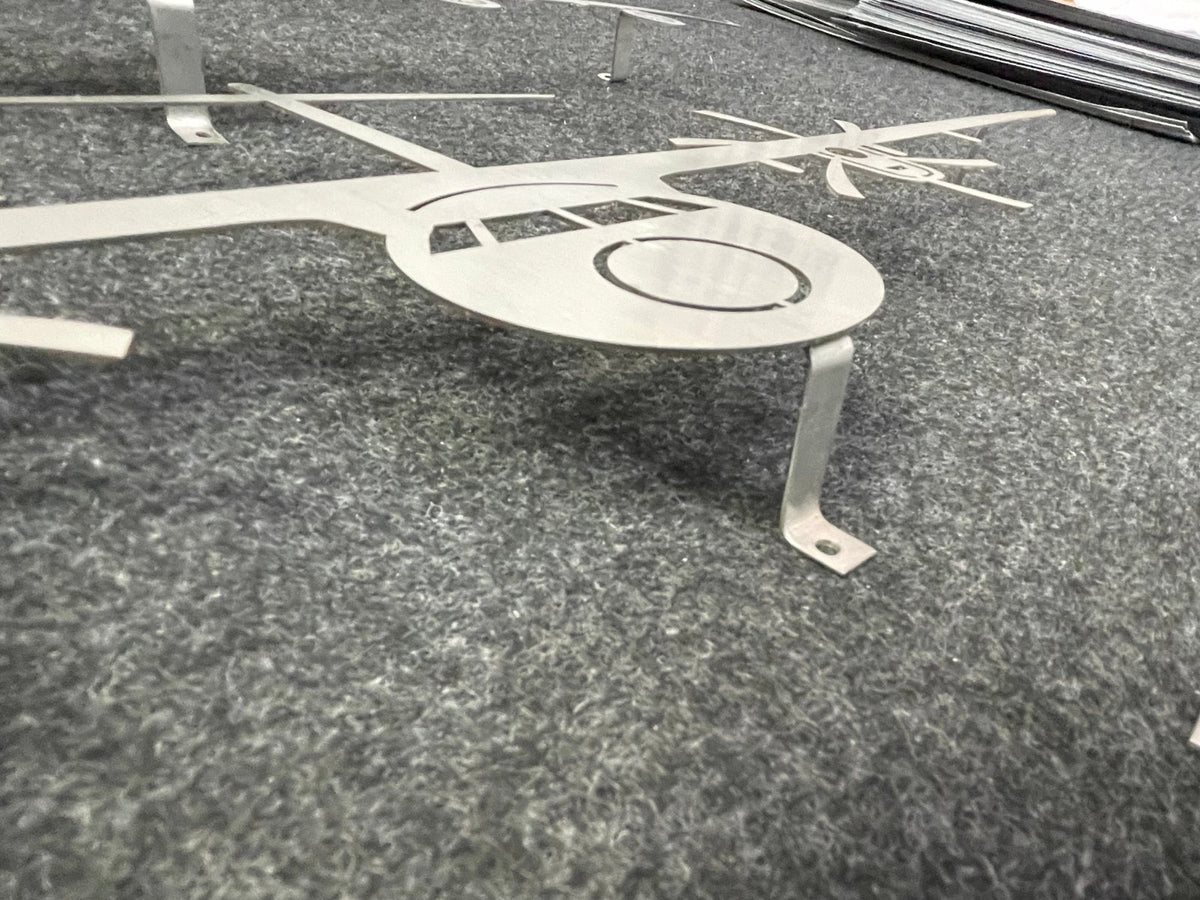 ป้ายโลหะฉลุเลเซอร์ และป้ายเหล็กฉลุเลเซอร์ ตัดคมชัด ดีไซน์สวยงาม ทนทาน เหมาะสำหรับป้ายบริษัท ร้านค้า และงานตกแต่ง