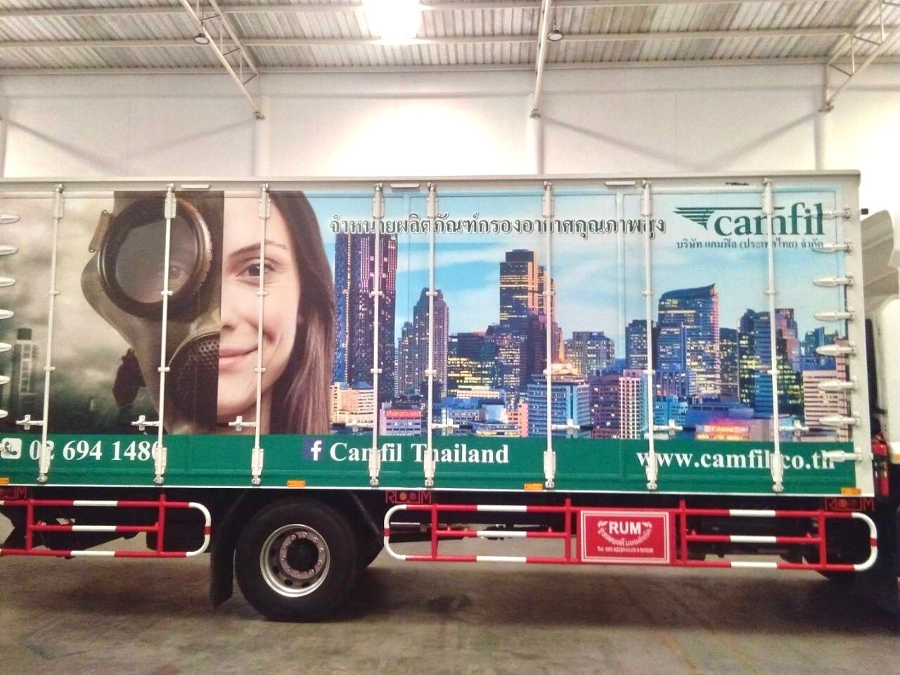 สติ๊กเกอร์ติดรถ 6 ล้อ พิมพ์คมชัด วัสดุทนทาน เหมาะสำหรับโฆษณา โปรโมชัน และสร้างเอกลักษณ์แบรนด์