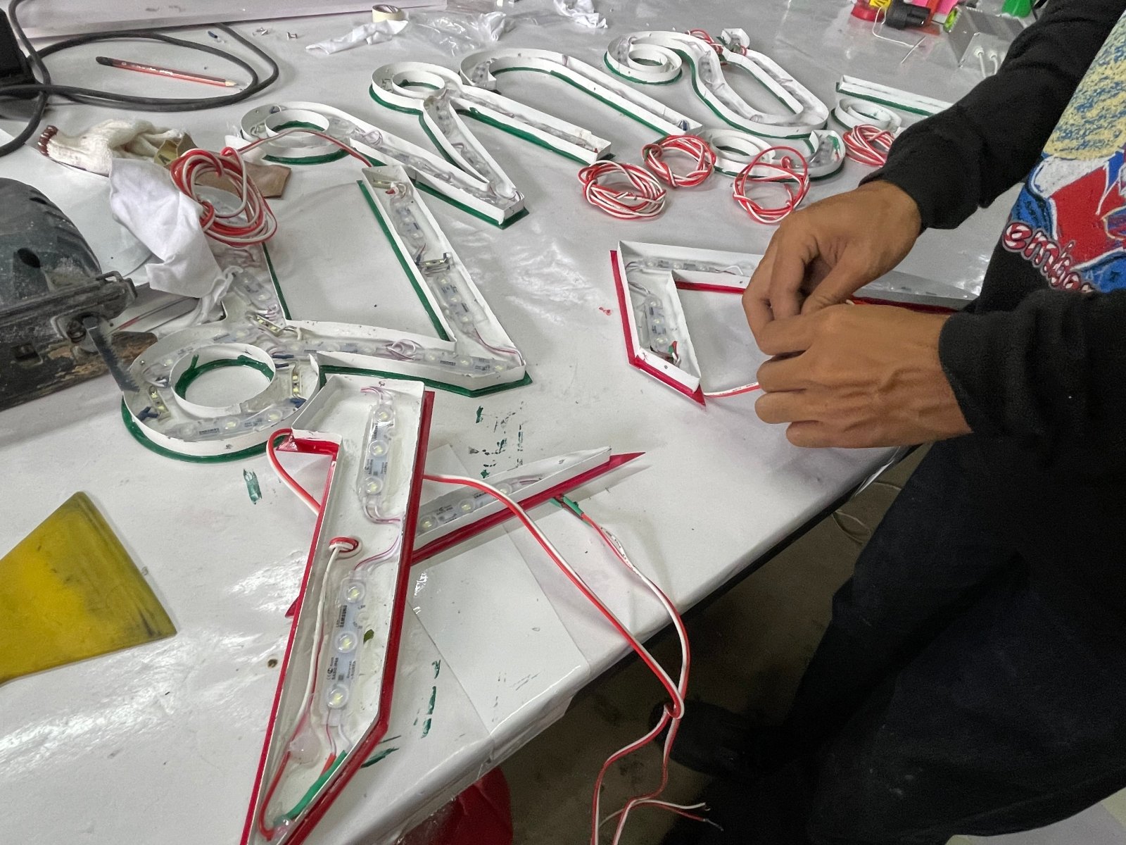 ป้าย Vision Mission แสดงวิสัยทัศน์และพันธกิจองค์กร พิมพ์คมชัด ดีไซน์สวย เหมาะสำหรับออฟฟิศ บริษัท โรงงาน และสถานศึกษา