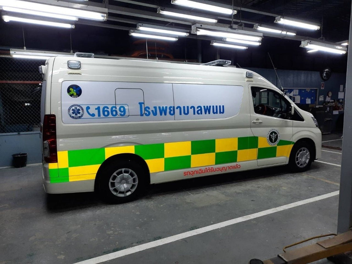 สติ๊กเกอร์ติดรถฉุกเฉิน Ambulance Sticker พิมพ์คมชัด สะท้อนแสงได้ เหมาะสำหรับรถพยาบาล รถกู้ชีพ และยานพาหนะฉุกเฉินทุกประเภท