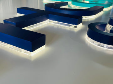 ป้ายไฟออกหลัง อะคริลิคซ้อนหลัง