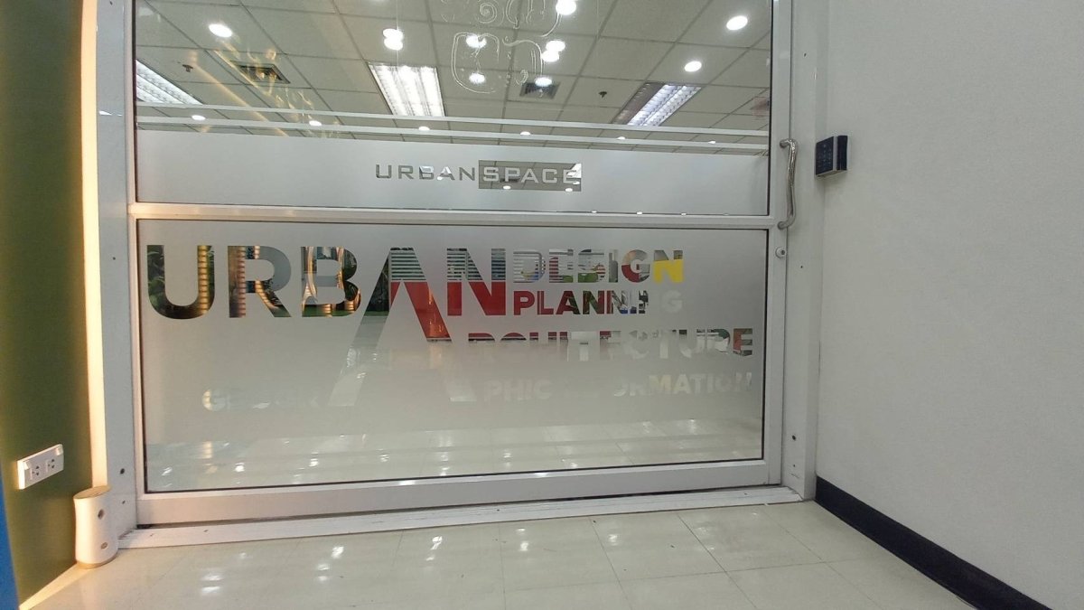 ฝ้าขุ่นไดคัทฉลุ สติ๊กเกอร์ฝ้ามุก ติดกระจกอาคาร สำนักงาน บดบังสายตา