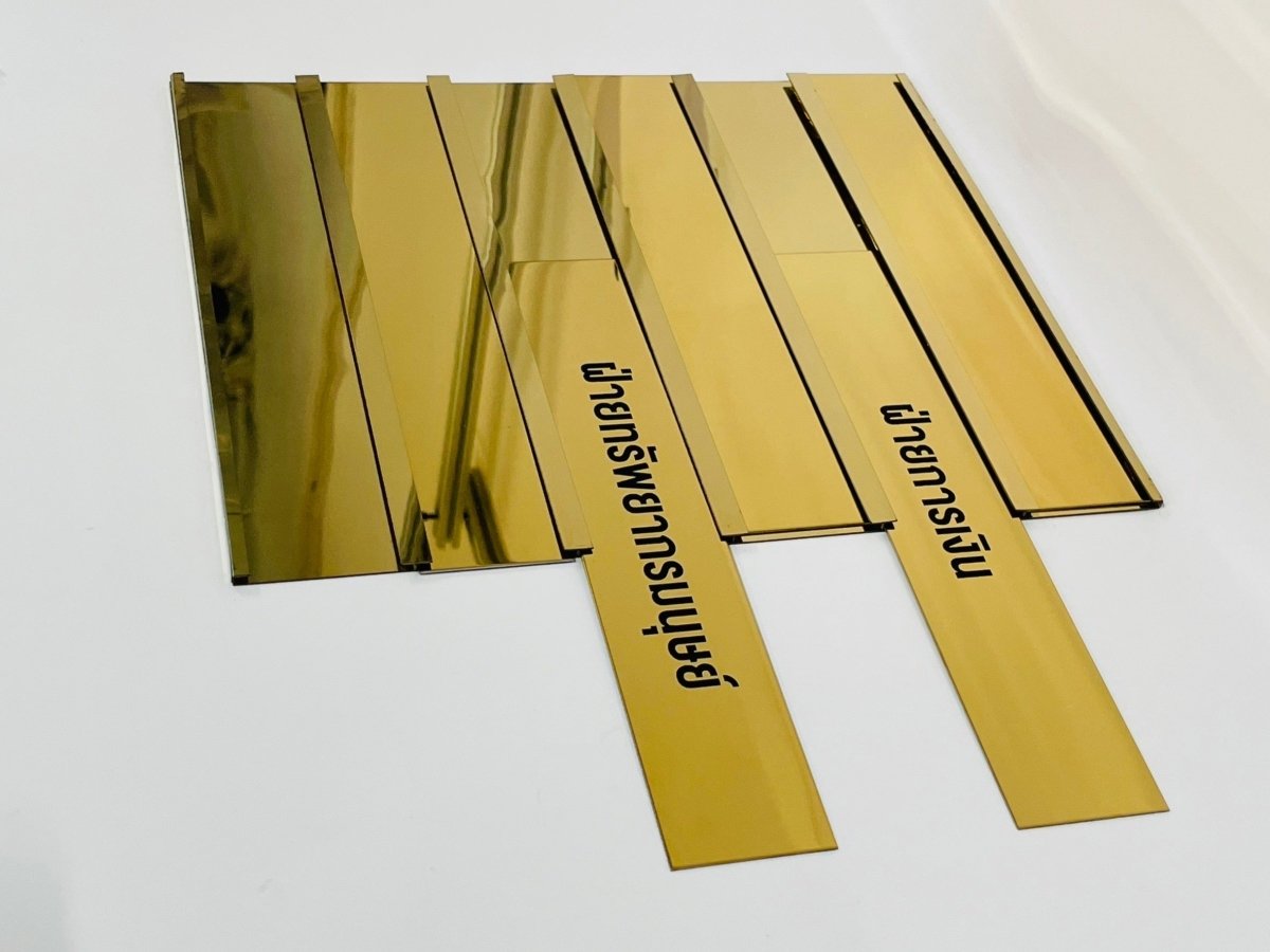 ป้ายสอด รางสอดป้ายหน้าห้อง และป้ายบอกชั้น ดีไซน์เรียบหรู ใช้งานสะดวก เหมาะสำหรับอาคารสำนักงาน โรงเรียน และโรงพยาบาล