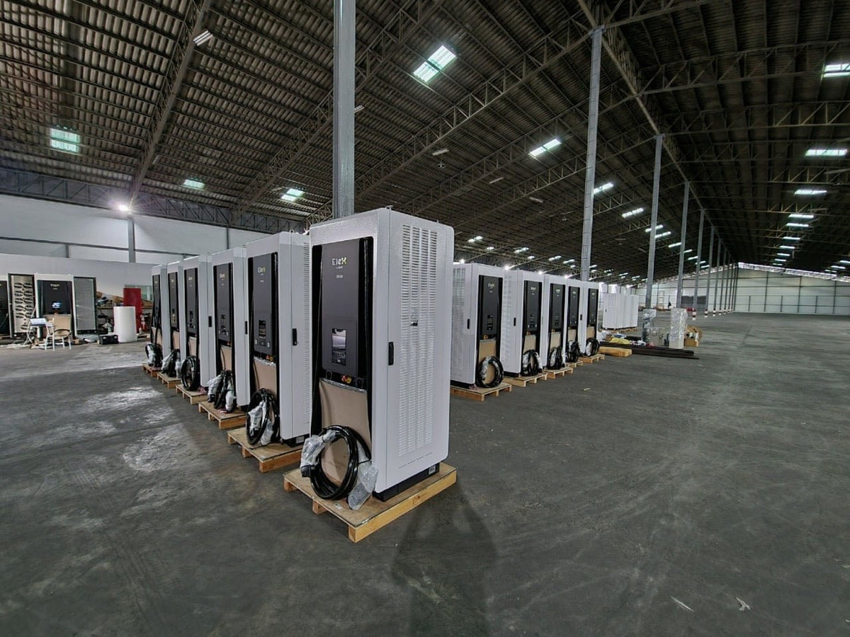 สติ๊กเกอร์ติดสถานี Station EV พิมพ์คมชัด ทนแดดฝน เหมาะสำหรับสถานีชาร์จรถยนต์ไฟฟ้า โปรโมชัน และงานตกแต่งสถานี EV