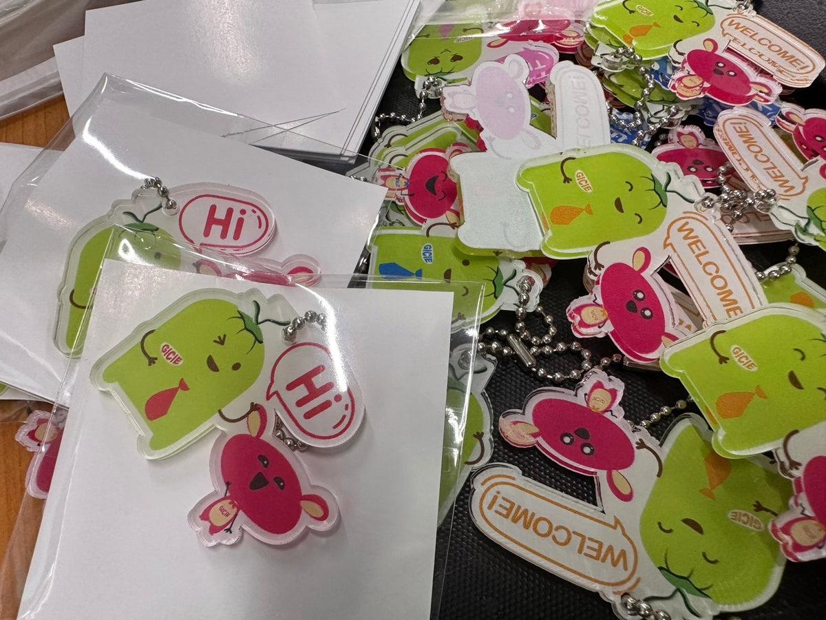 พวงกุญแจพรีเมี่ยม อะคริลิค พิมพ์คมชัด ดีไซน์สวย เหมาะสำหรับของที่ระลึก ของแจก และงานโปรโมชัน