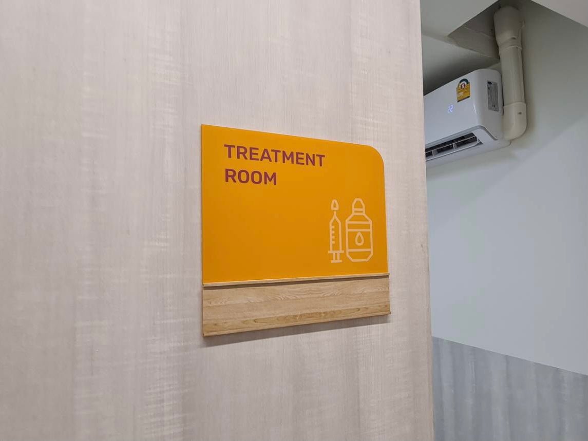 ป้ายโรงพยาบาลสัตว์ ดีไซน์ชัดเจน ทนทาน เหมาะสำหรับคลินิกรักษาสัตว์ โรงพยาบาล และองค์กรเกี่ยวกับสัตว์เลี้ยง