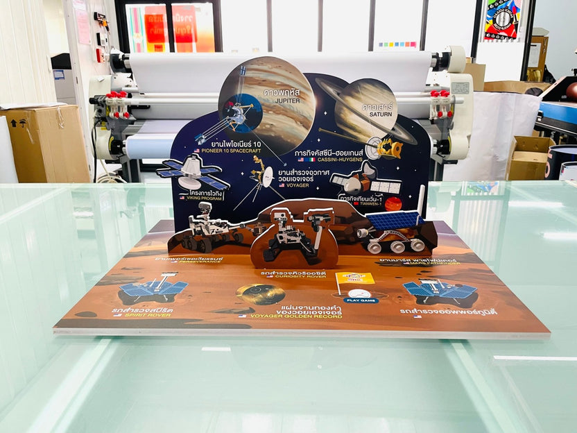 ดิสเพลย์ชั้นวางสินค้า พลาสวูด แข็งแรง น้ำหนักเบา เหมาะสำหรับโชว์สินค้าในร้านค้าและงานอีเวนต์