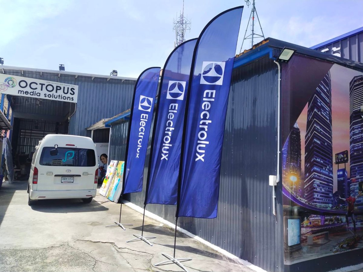 ธงชายหาด ธงปีกนก Beach Flag พิมพ์สีสดคมชัด โครงสร้างแข็งแรง เหมาะสำหรับงานอีเวนต์ โปรโมชัน และสื่อโฆษณาหน้าร้าน