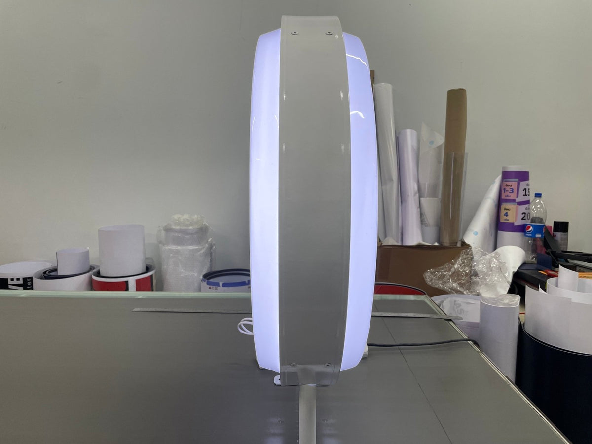 ป้ายไฟสำเร็จรูป Light Box ดีไซน์กะทัดรัด ติดตั้งง่าย สว่างคมชัด เหมาะสำหรับป้ายโฆษณา หน้าร้าน และงานโปรโมชัน