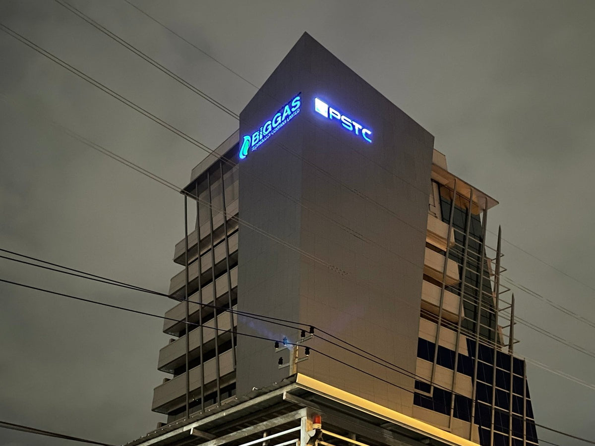 ป้ายหน้าอาคาร และป้ายโลโก้อาคาร ดีไซน์หรูหรา ทนทาน เหมาะสำหรับบริษัท โครงการ คอนโด และองค์กร เพิ่มภาพลักษณ์โดดเด่น