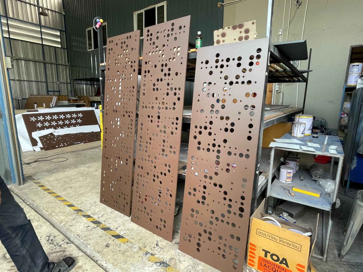 พลาสวูดฉลุลายทำสี งานฉลุ CNC plastwood พลาสวูดเลเซอร์ฉลุลายตามแบบ พลาสวูดตกแต่ง