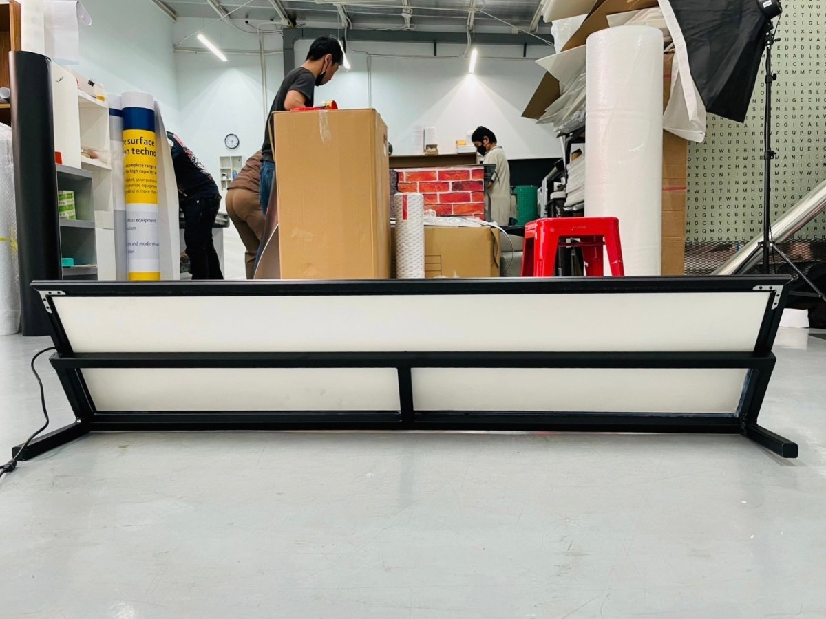 ป้ายไฟ LED Slim Lightbox ป้ายกรอบไฟแบบบาง ดีไซน์ทันสมัย สว่างคมชัด เหมาะสำหรับป้ายโฆษณา หน้าร้าน และงานโปรโมชัน