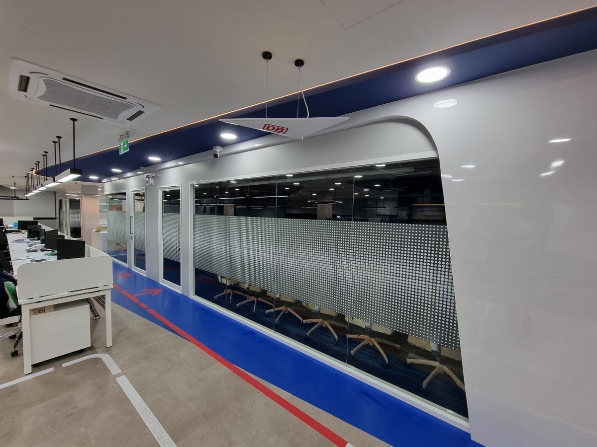 สติ๊กเกอร์ไล่เฉด Gradient Grain Pattern พิมพ์คมชัด เหมาะสำหรับตกแต่งผนัง กระจก และงานดีไซน์