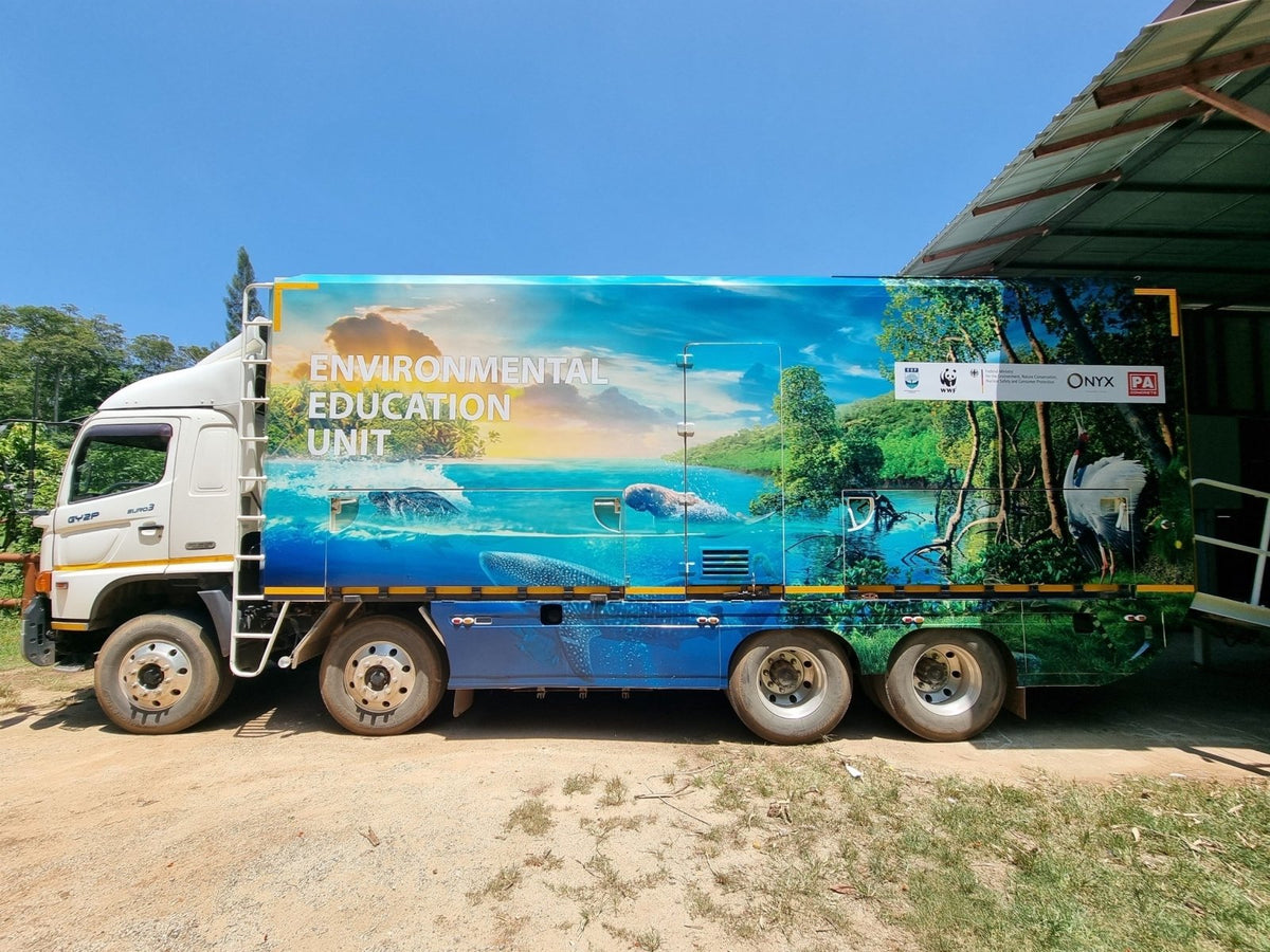 สติ๊กเกอร์ติดรถบรรทุก รถพ่วง พิมพ์คมชัด วัสดุทนทาน เหมาะสำหรับโฆษณา และงานโปรโมชัน