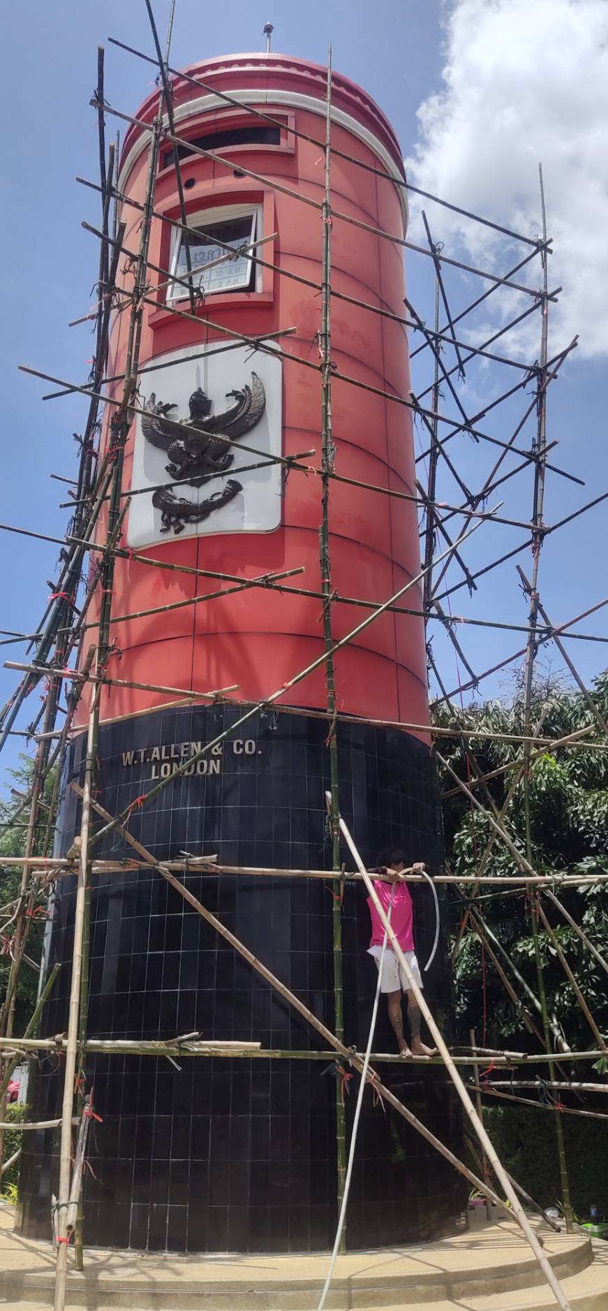 รับติดสติ๊กเกอร์ป้ายเสา พิมพ์คมชัด ทนแดดฝน เหมาะสำหรับงานโฆษณา ประชาสัมพันธ์ และโปรโมชัน