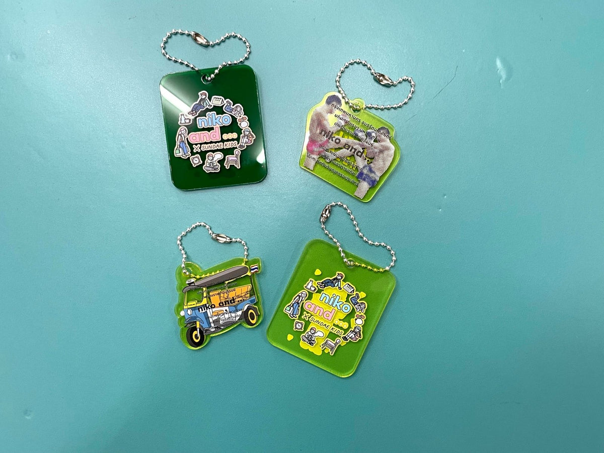 พวงกุญแจพรีเมี่ยม อะคริลิค พิมพ์คมชัด ดีไซน์สวย เหมาะสำหรับของที่ระลึก ของแจก และงานโปรโมชัน