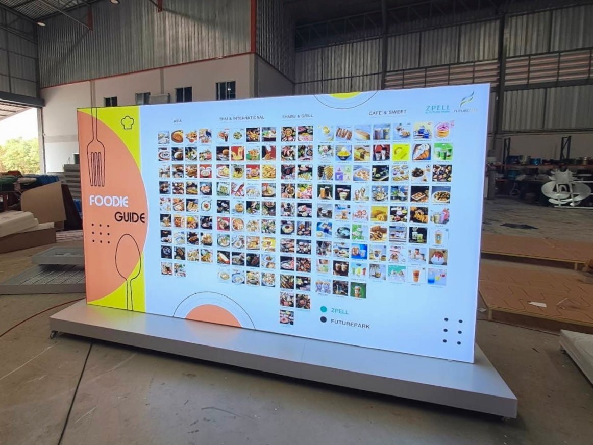 ป้ายกล่องไฟผ้า 3P ฐานตั้งพื้น มีล้อลาก เคลื่อนย้ายสะดวก เหมาะสำหรับงานอีเวนต์และงานโปรโมชัน