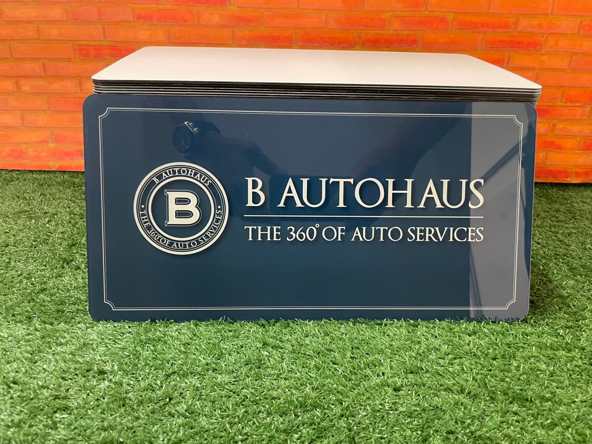 อะคริลิคใสพิมพ์กลับด้าน และพิมพ์พลาสติก พิมพ์คมชัด สีสดใส เหมาะสำหรับป้ายบริษัท ป้ายร้านค้า งานตกแต่ง และงานโฆษณา