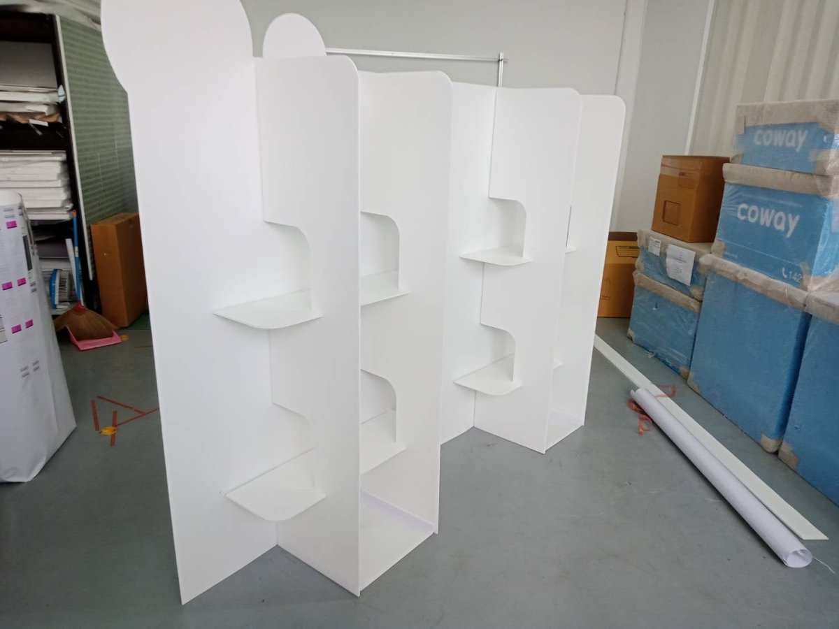 แบคดรอปฟิวเจอร์บอร์ด ฉากถ่ายรูปราคาถูก พิมพ์คมชัด น้ำหนักเบา ติดตั้งง่าย เหมาะสำหรับงานแต่ง งานอีเวนต์ และงานถ่ายภาพ