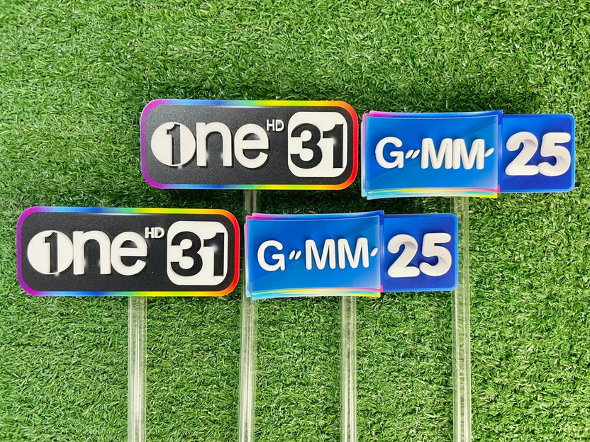 ป้ายไมค์ โลโก้ไมค์ และป้ายหัวไมค์ พิมพ์คมชัด ดีไซน์สวย เหมาะสำหรับงานอีเวนต์ สื่อประชาสัมพันธ์ รายการทีวี และงานโปรโมชัน