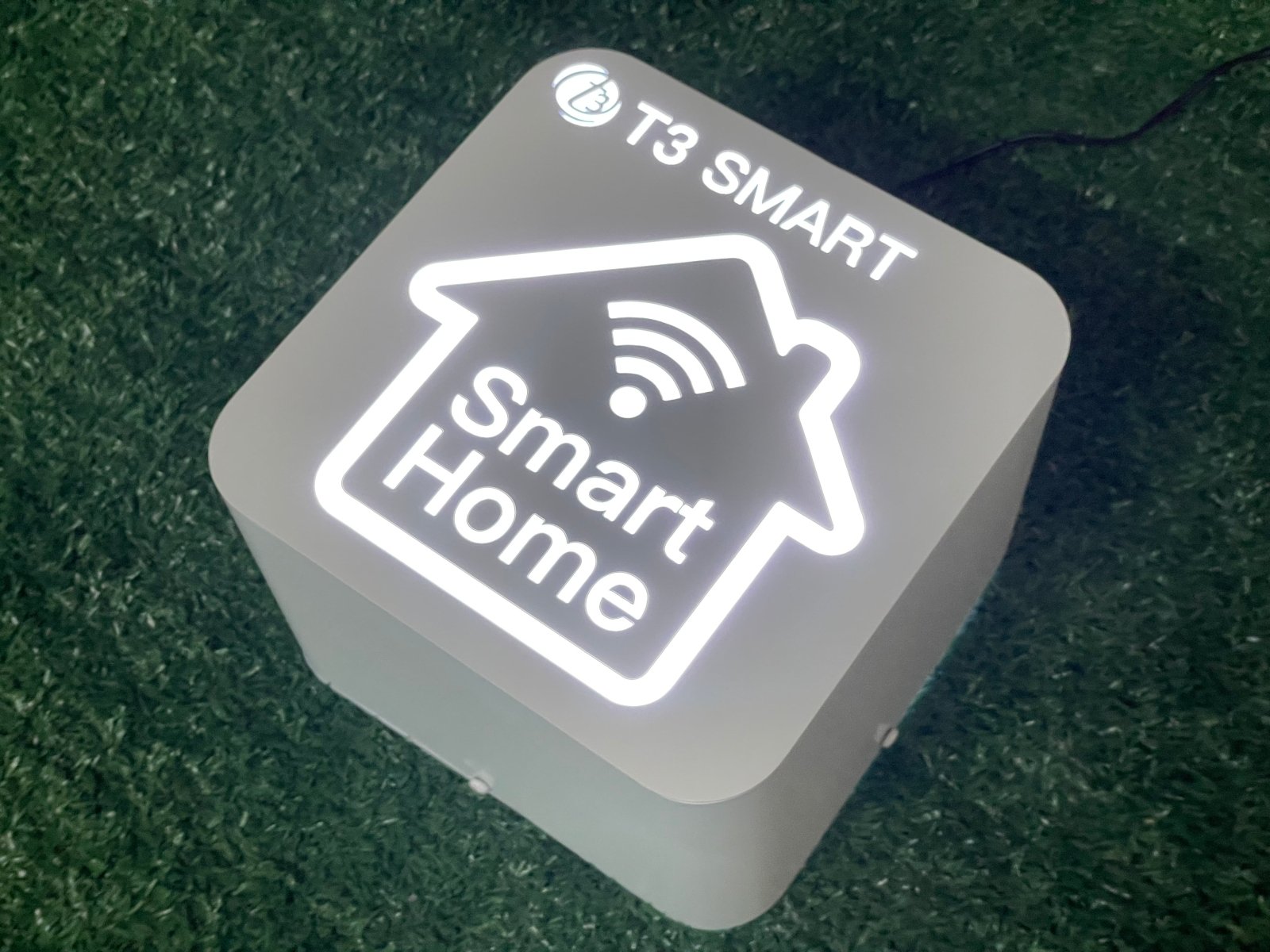 ป้ายกล่องไฟฉลุหน้า แสงไฟสวยโดดเด่น ดีไซน์พิเศษ เหมาะสำหรับป้ายร้านค้าและงานโฆษณา