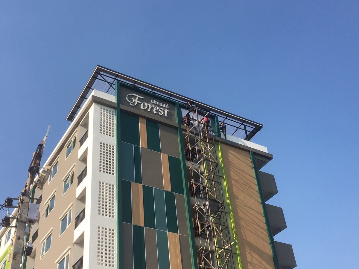 ติดตั้งป้ายตั้งนั่งร้าน แข็งแรง ปลอดภัย เหมาะสำหรับอาคารสูง งานก่อสร้าง และป้ายขนาดใหญ่