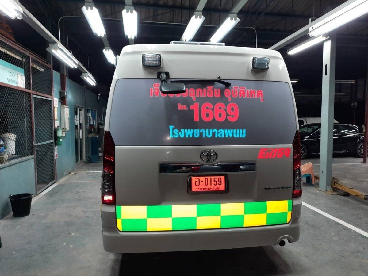 สติ๊กเกอร์ติดรถฉุกเฉิน Ambulance Sticker พิมพ์คมชัด สะท้อนแสงได้ เหมาะสำหรับรถพยาบาล รถกู้ชีพ และยานพาหนะฉุกเฉินทุกประเภท