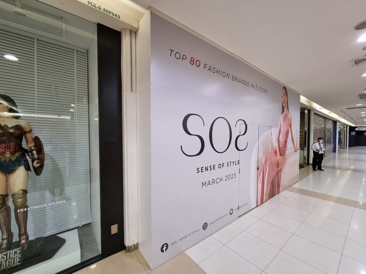 สติ๊กเกอร์และป้ายปิดปรับปรุงร้าน Coming Soon พิมพ์คมชัด สีสด เหมาะสำหรับติดหน้าร้าน โครงการใหม่ และงานรีโนเวท