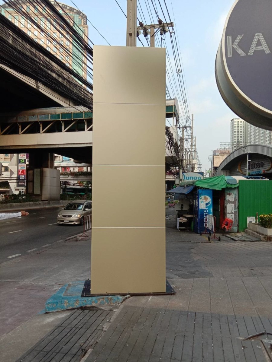 ป้ายเสา Pylon ป้ายทาวเวอร์ ดีไซน์โดดเด่น แข็งแรง ทนทาน เหมาะสำหรับป้ายบริษัท โครงการ อาคาร และงานโฆษณากลางแจ้ง