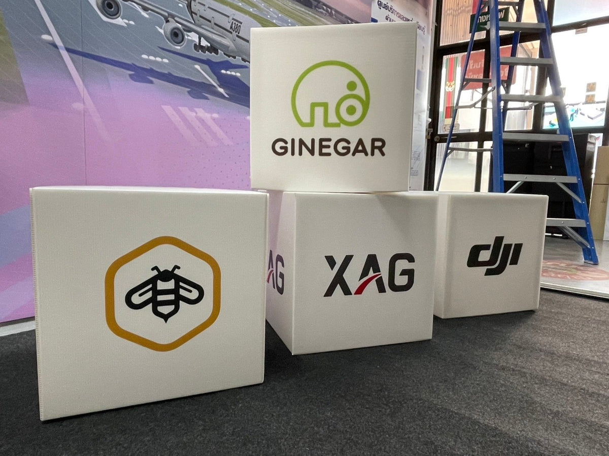 กล่องลูกเต๋า กล่องฟิวเจอร์บอร์ดทรงลูกเต๋า พิมพ์คมชัด เหมาะสำหรับงานอีเวนต์ และดิสเพลย์สินค้า