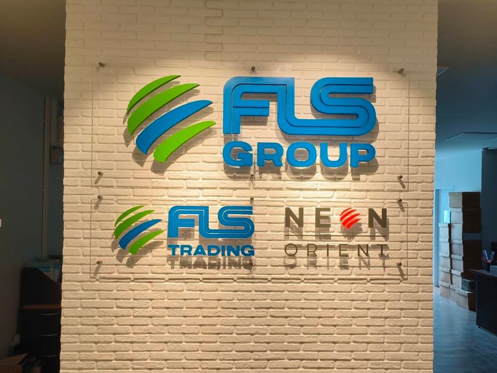ป้ายอะคริลิคหมุดลอย Standoff ดีไซน์โมเดิร์น พิมพ์คมชัด เหมาะสำหรับป้ายบริษัทและสำนักงาน