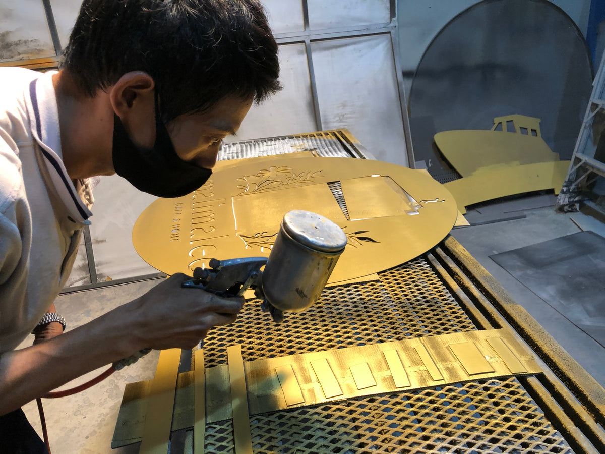 อักษรโลหะพ่นสี ป้ายโลโก้ ป้ายโลหะพ่นไล่เฉดสี ป้ายทำสี gradient ป้ายพ่นสีสวยๆ ป้ายทำสีสวยๆ - Octopus Media Solutions