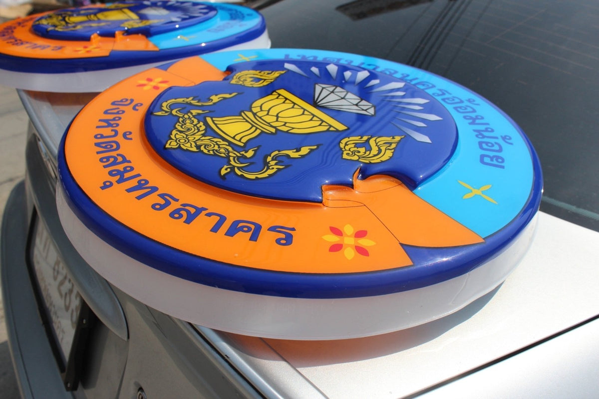 ป้ายกล่องไฟปั๊มนูน และป้ายไฟปั๊มนูน สว่างคมชัด ดีไซน์โดดเด่น เหมาะสำหรับป้ายร้านค้า ป้ายบริษัท และงานโฆษณากลางคืน