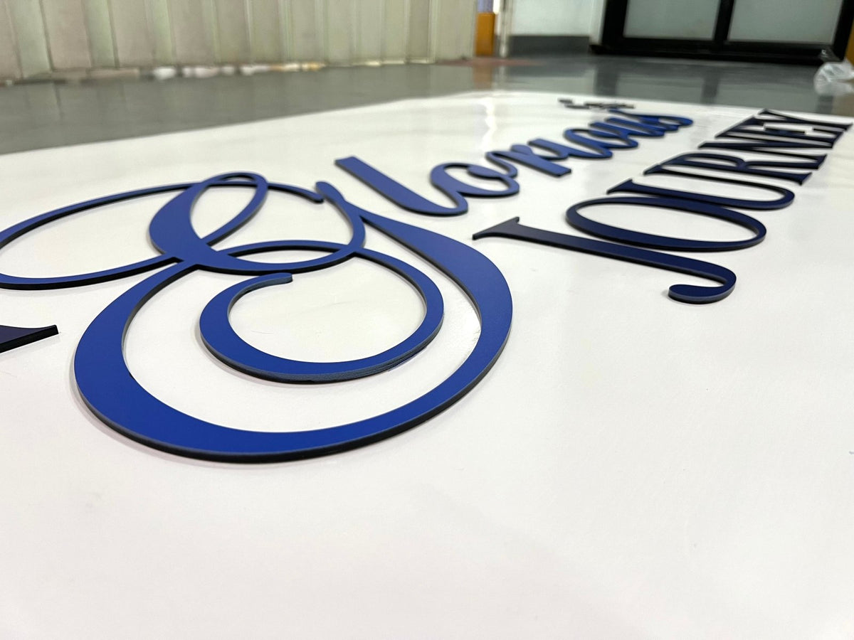 ป้ายไดคัทอะคริลิค ตัวนูน พิมพ์คมชัด ดีไซน์สวยหรู แข็งแรงทนทาน เหมาะสำหรับป้ายบริษัท ป้ายร้านค้า และงานตกแต่งอาคาร