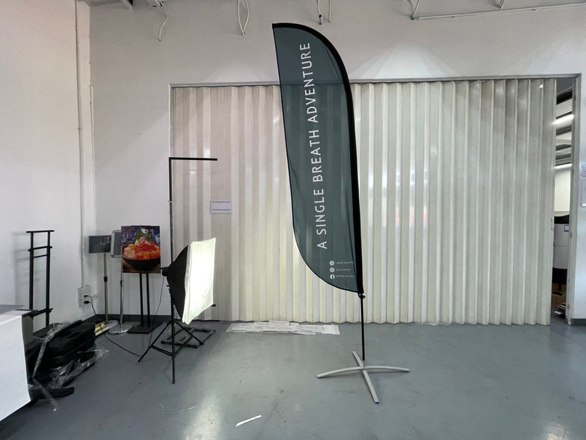 ธงชายหาด ธงปีกนก Beach Flag พิมพ์สีสดคมชัด โครงสร้างแข็งแรง เหมาะสำหรับงานอีเวนต์ โปรโมชัน และสื่อโฆษณาหน้าร้าน