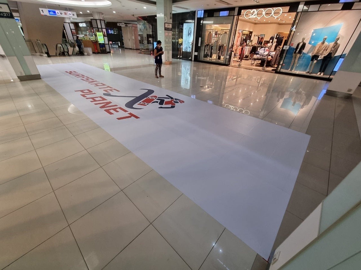 สติ๊กเกอร์ติดพื้น และสติ๊กเกอร์ติดทางเดิน พิมพ์คมชัด กันลื่น ทนทาน เหมาะสำหรับงานประชาสัมพันธ์ ป้ายบอกทาง และงานอีเวนต์