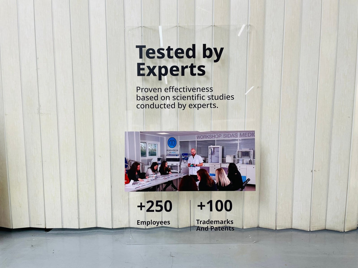 ป้ายอะคริลิคใส และพิมพ์อะคริลิคใส โปร่งใส พิมพ์คมชัด ดีไซน์หรูหรา เหมาะสำหรับป้ายบริษัท ร้านค้า และงานตกแต่งอาคาร