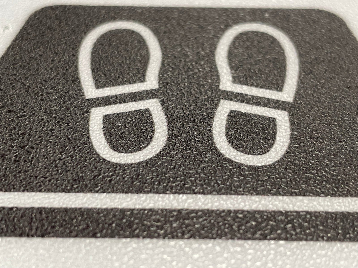 สติ๊กเกอร์ติดพื้น และสติ๊กเกอร์ติดทางเดิน พิมพ์คมชัด กันลื่น ทนทาน เหมาะสำหรับงานประชาสัมพันธ์ ป้ายบอกทาง และงานอีเวนต์