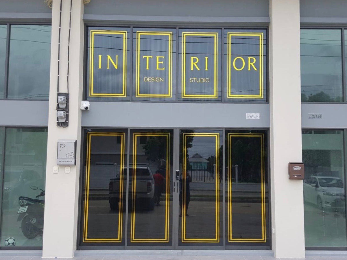 สติ๊กเกอร์ไดคัทติดกระจก สีทอง หรูหรา พิมพ์คมชัด เหมาะสำหรับร้านอาหาร คาเฟ่ และงานตกแต่งอาคาร