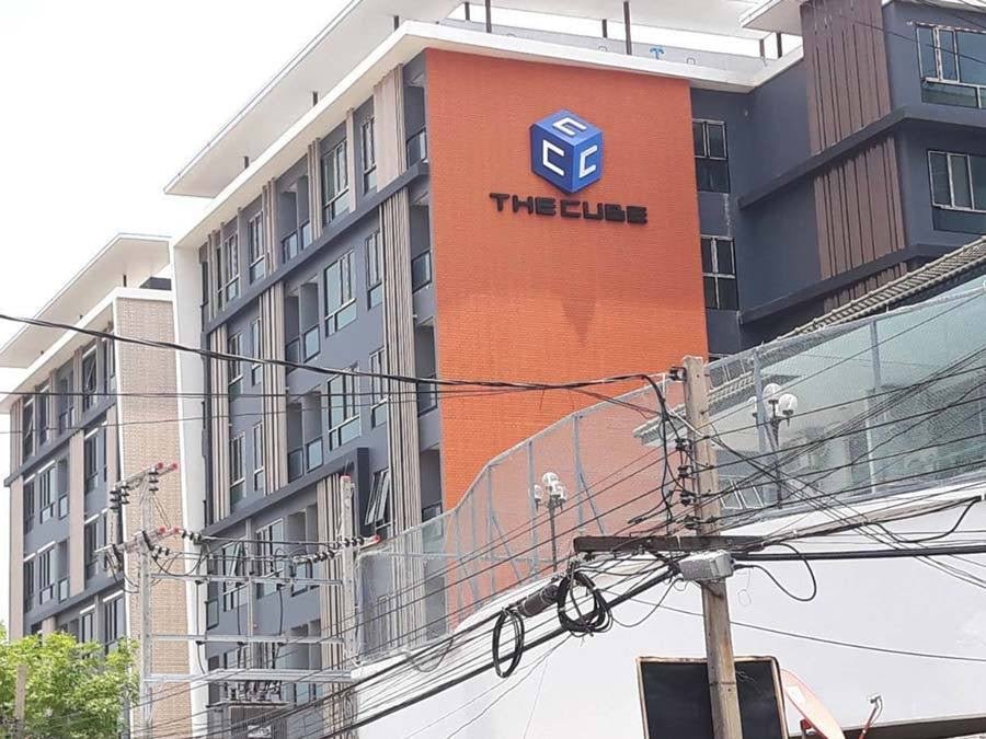 ป้ายคอนโดมิเนียม ดีไซน์ทันสมัย ทนแดดฝน เหมาะสำหรับโครงการที่อยู่อาศัยและอาคารชุดพักอาศัย