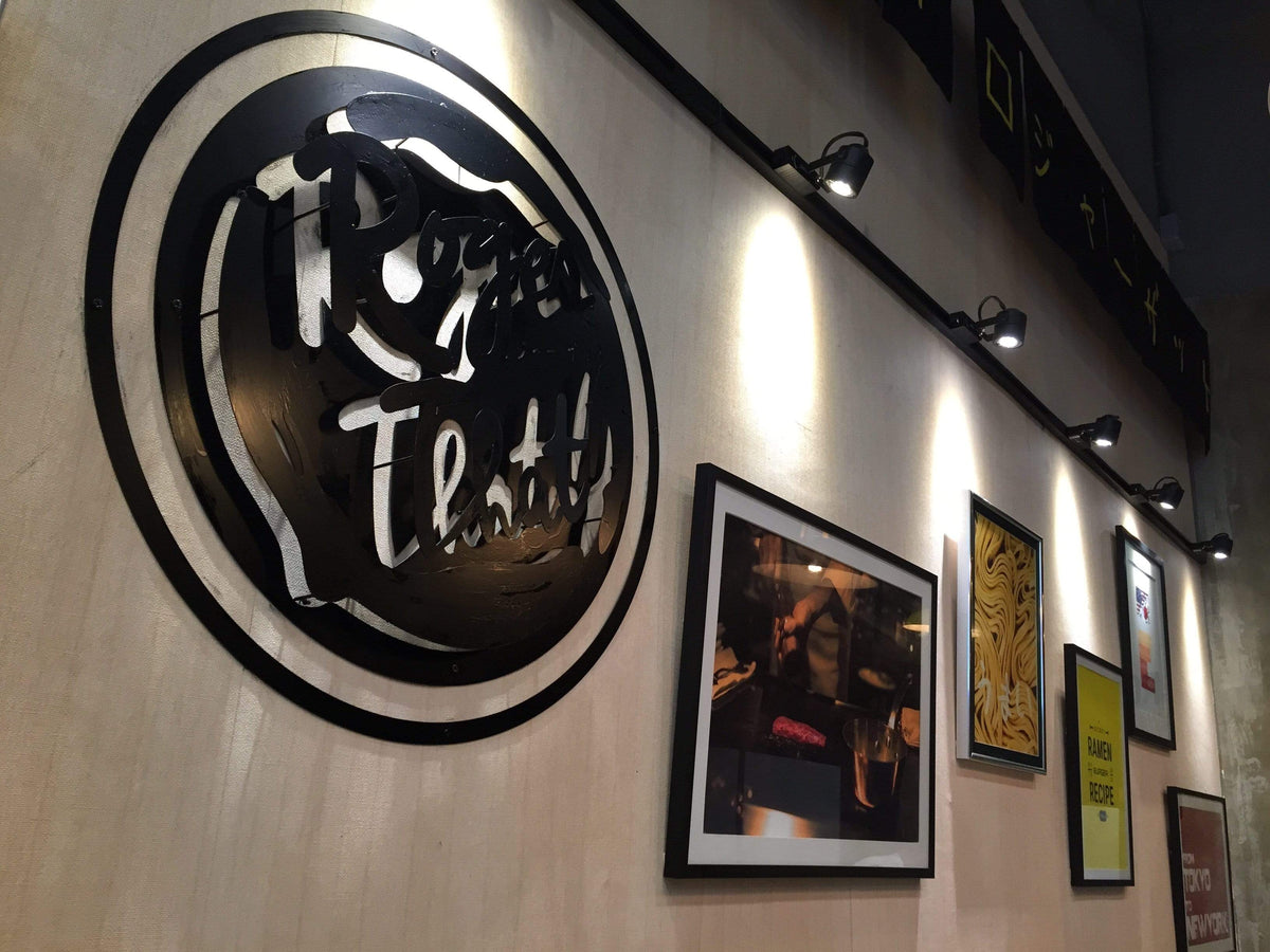 ป้ายโลหะฉลุเลเซอร์ และป้ายเหล็กฉลุเลเซอร์ ตัดคมชัด ดีไซน์สวยงาม ทนทาน เหมาะสำหรับป้ายบริษัท ร้านค้า และงานตกแต่ง