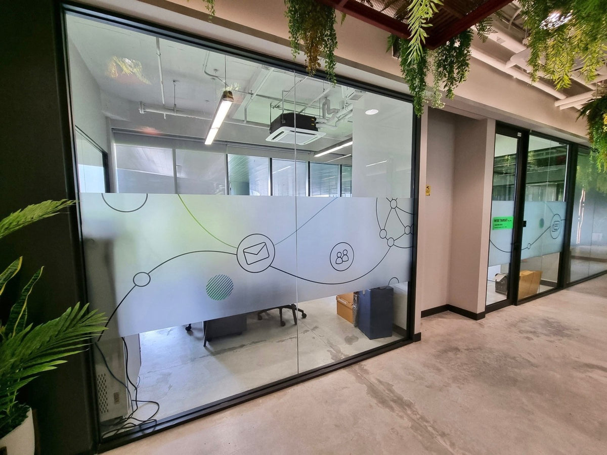 สติ๊กเกอร์ฝ้า พิมพ์อิงค์เจ็ท ติดกระจก ลวดลายสวยงาม กันแสง เหมาะสำหรับออฟฟิศและร้านค้า