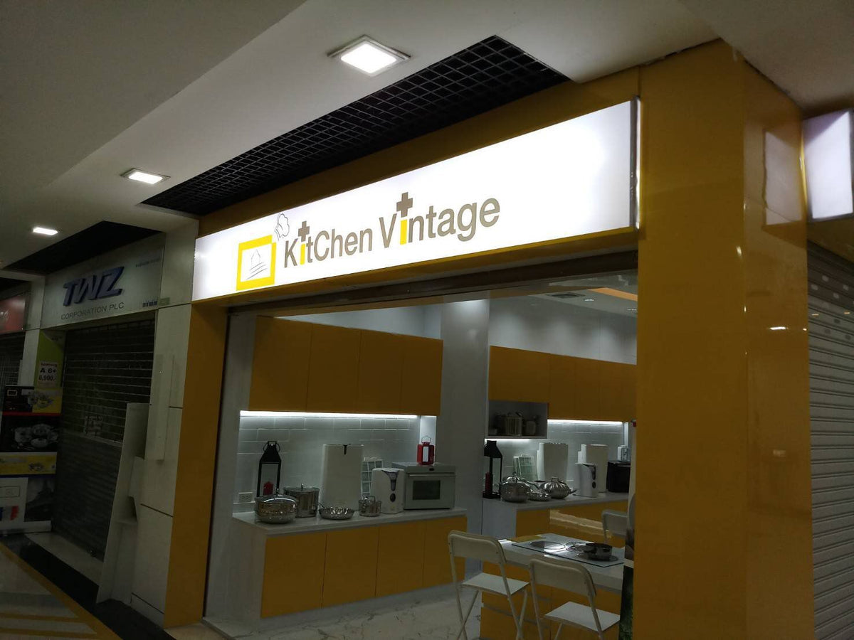 ป้ายกล่องไฟ ตู้ไฟ Light Box พิมพ์คมชัด สว่างเด่นชัดเจน เหมาะสำหรับป้ายโฆษณา หน้าร้าน และงานโปรโมชัน