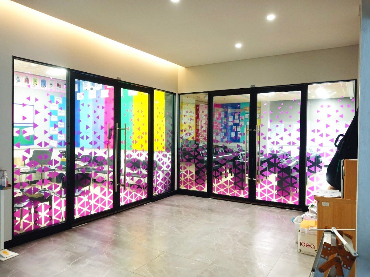 สติ๊กเกอร์โปร่งใส พิมพ์อิงค์เจ็ท สีสด คมชัด เหมาะสำหรับติดกระจก บรรจุภัณฑ์ และงานตกแต่ง