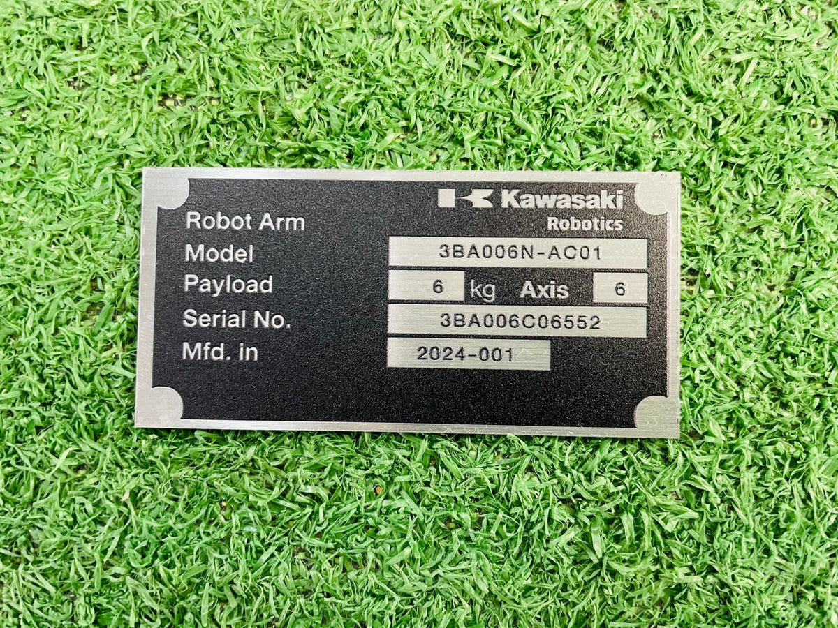 ป้ายเนมเพลท เนมแทก และป้ายกัดกรดเซาะร่อง ตัวอักษรคมชัด ทนทาน เหมาะสำหรับป้ายชื่อบริษัท เครื่องจักร และงานอุตสาหกรรม